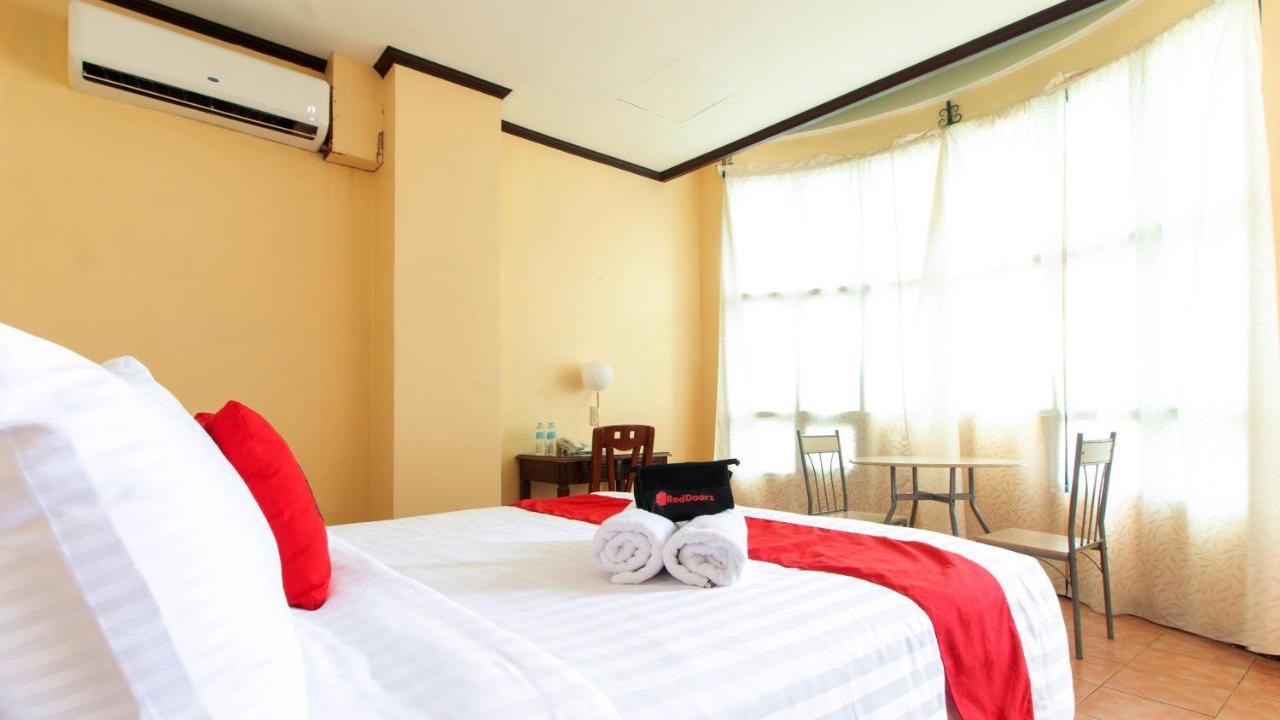Reddoorz @ Downtown Tacloban Hotel Kültér fotó